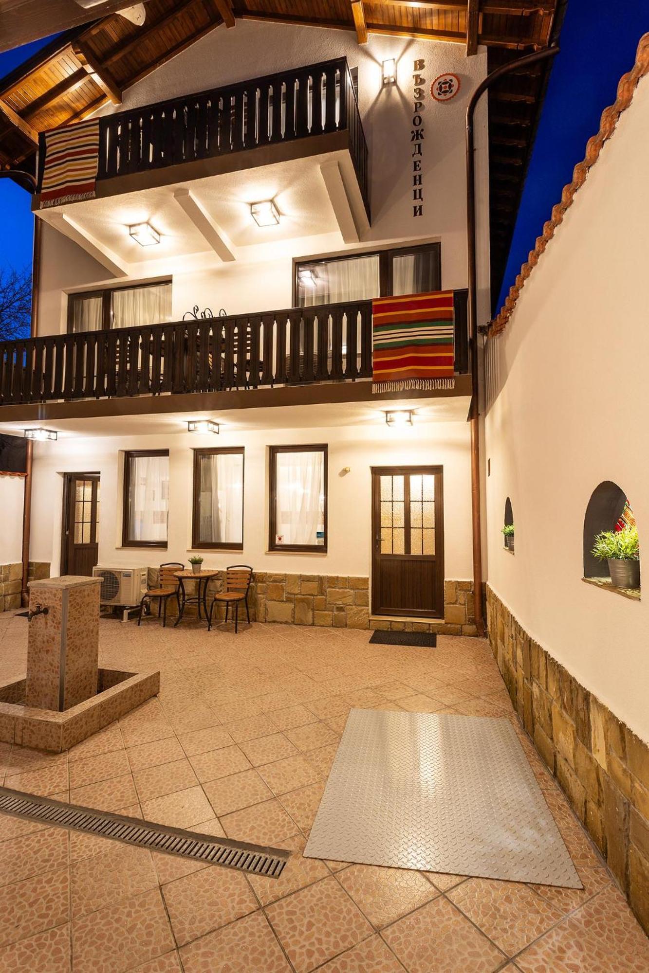 Complex Vazrozhdentsi Hotel Tryavna Exterior foto